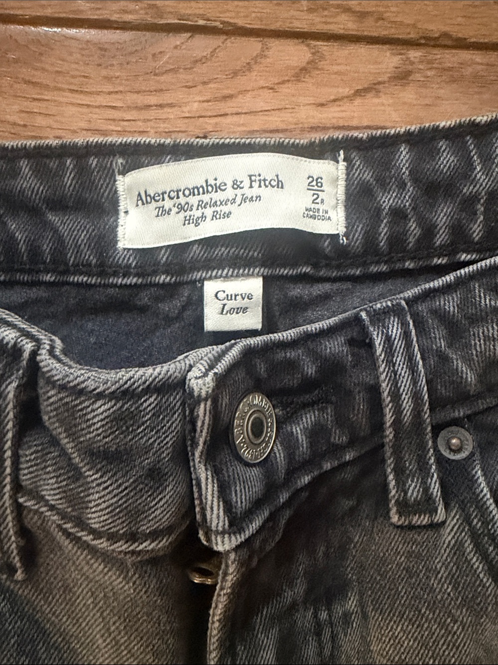 Abercrombie & Fitch Curve Love High-Rise 90s Relaxed Jean— Dark Grey - Picture 3 of 4